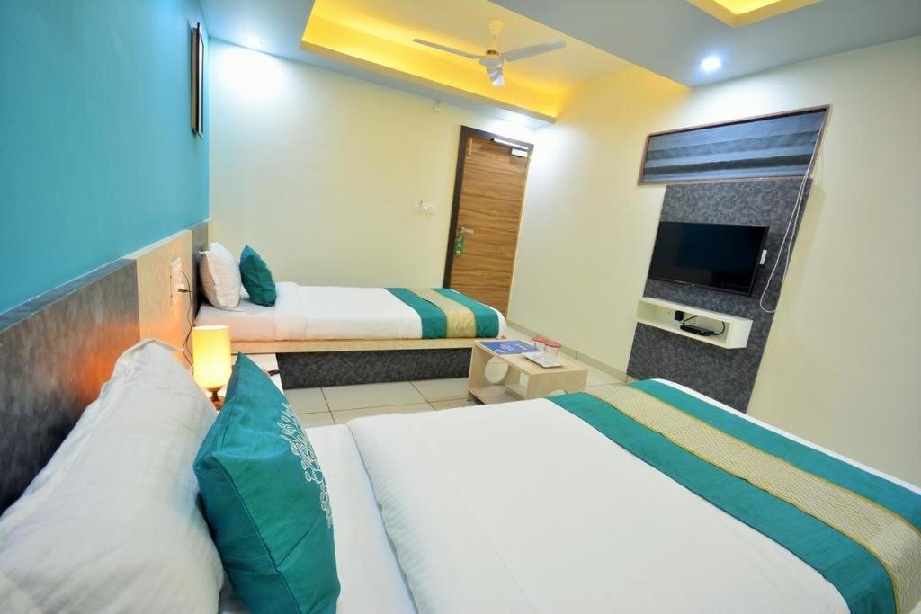 Hotel Sigma Inn Ахмедабад Екстер'єр фото
