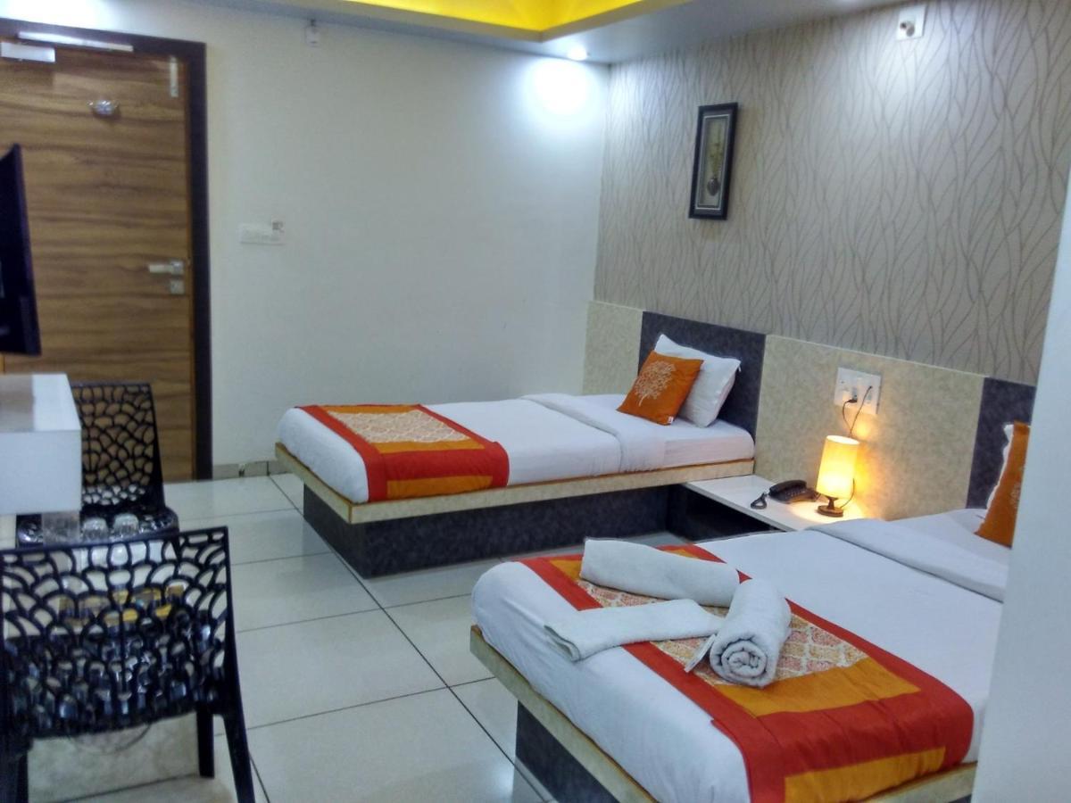 Hotel Sigma Inn Ахмедабад Екстер'єр фото